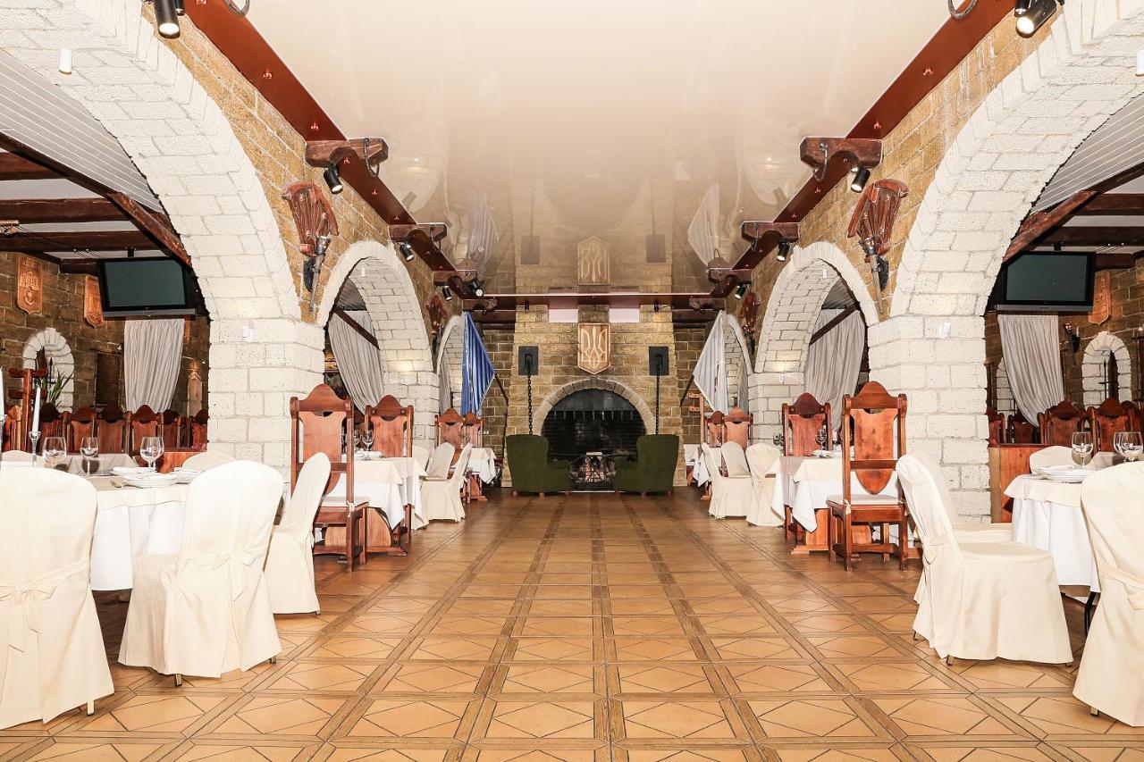 Hotel Fortetsya Hetmana Hatne 外观 照片