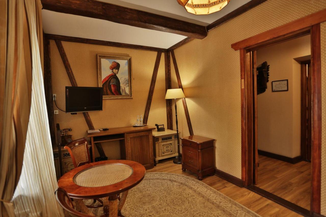 Hotel Fortetsya Hetmana Hatne 外观 照片