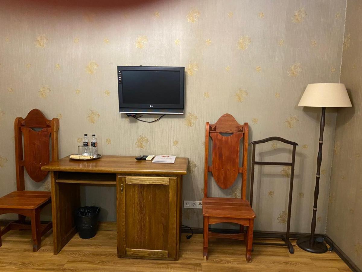 Hotel Fortetsya Hetmana Hatne 外观 照片